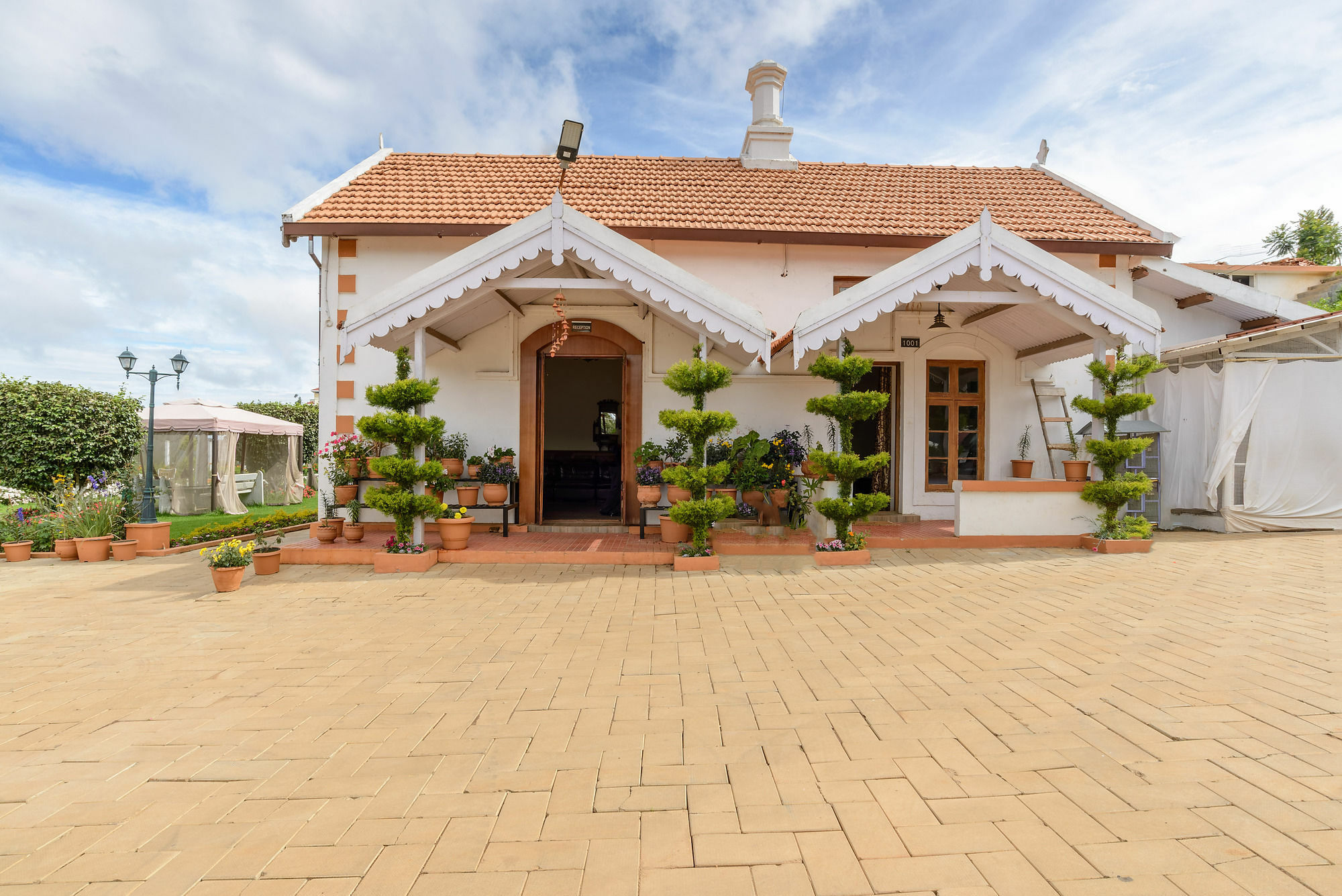 Treebo Trend Yantra Leisures Hotel Ooty Exterior photo