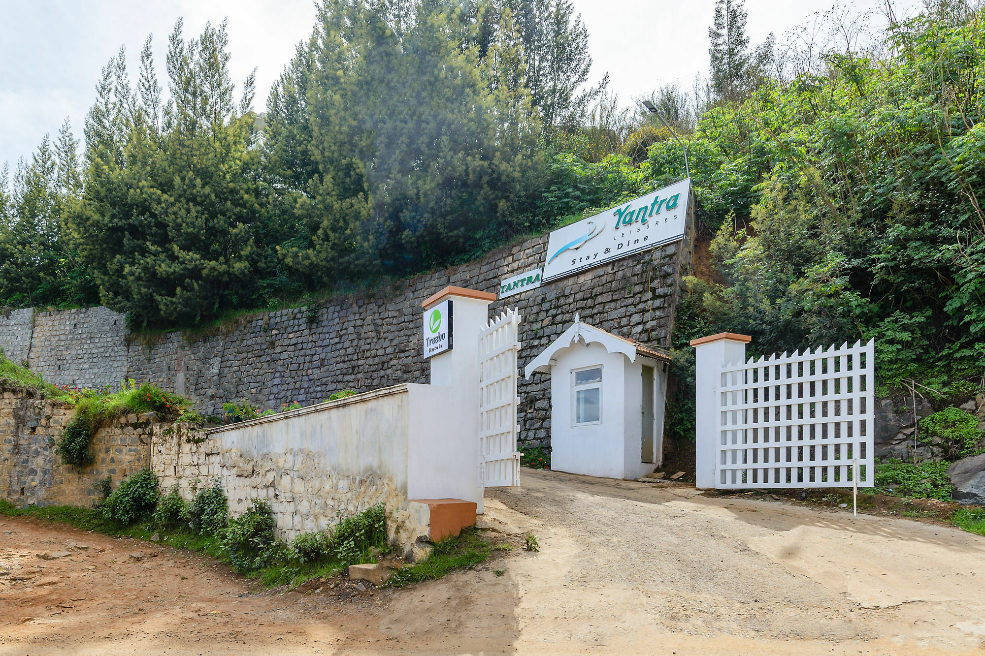 Treebo Trend Yantra Leisures Hotel Ooty Exterior photo